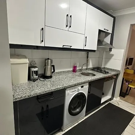 דירה Comfy Flat With Balcony In Esenler איסטמבול